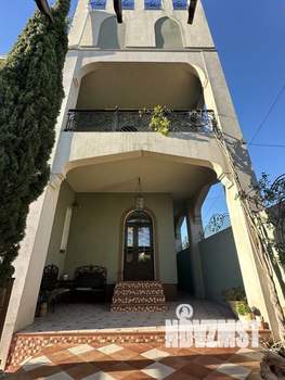 Дом 250м², 3-этажный, на длительный срок,