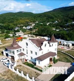 Дом 600м², 3-этажный, посуточно,