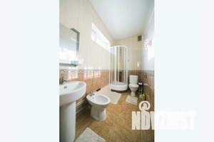 Дом 200м², 3-этажный, посуточно,