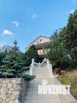 Дом 200м², 3-этажный, посуточно,