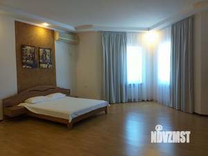 Дом 280м², 2-этажный, посуточно,