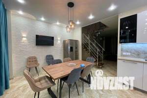 Дом 181м², 3-этажный, посуточно,