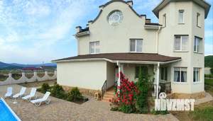 Дом 600м², 3-этажный, посуточно,