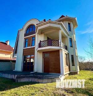 Дом 291м², 3-этажный, участок 7 сот.