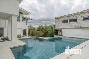 Дом 492м², 3-этажный, участок 8 сот.