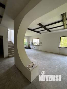 Дом 194м², 2-этажный, участок 4 сот.