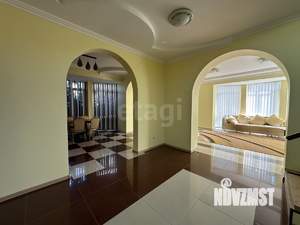 Дом 315м², 3-этажный, участок 8 сот.