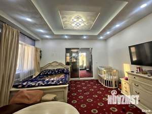 Дом 448м², 3-этажный, участок 6 сот.