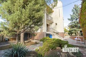 Дом 268м², 3-этажный, участок 6 сот.