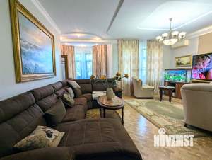 Дом 245м², 2-этажный, участок 4 сот.