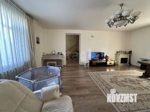 Дом 176м², 2-этажный, участок 6 сот.