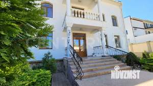 Коттедж 700м², 4-этажный, участок 8 сот.