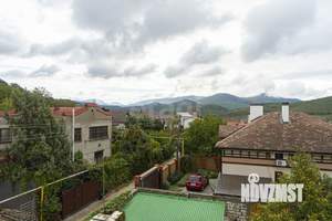 Дом 206м², 3-этажный, участок 9 сот.