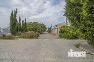 Дом 700м², 3-этажный, участок 18 сот.