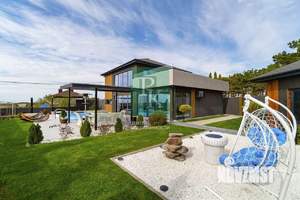 Дом 245м², 2-этажный, участок 7 сот.