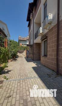 Таунхаус 280м², 3-этажный, участок 1 сот.