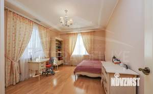 Дом 398м², 3-этажный, участок 9 сот.