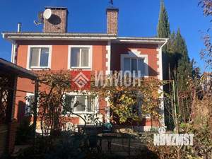 Дом 249м², 3-этажный, участок 6 сот.