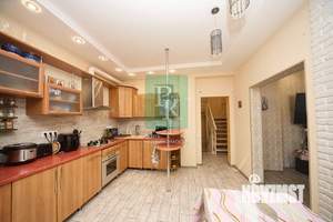 Дом 303м², 2-этажный, участок 3 сот.