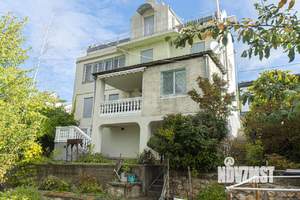 Дом 206м², 3-этажный, участок 9 сот.