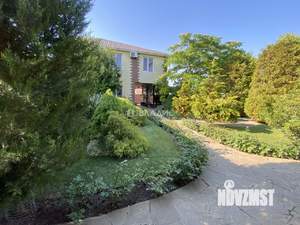 Дом 248м², 2-этажный, участок 8 сот.