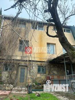 Дом 226м², 3-этажный, участок 8 сот.