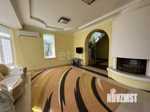 Дом 315м², 3-этажный, участок 8 сот.