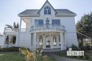 Дом 400м², 3-этажный, участок 8 сот.