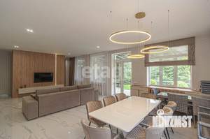 Дом 356м², 3-этажный, участок 4 сот.