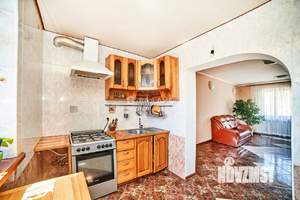 Дом 227м², 3-этажный, участок 10 сот.