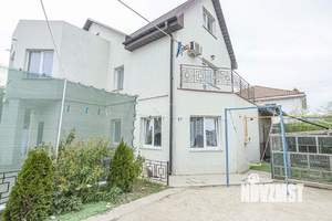 Дом 290м², 3-этажный, участок 5 сот.