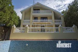 Дом 296м², 3-этажный, участок 9 сот.