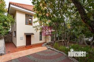 Коттедж 185м², 3-этажный, участок 4 сот.