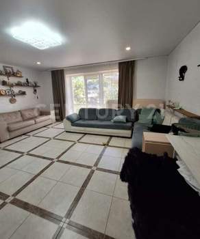 Дом 309м², 3-этажный, участок 4 сот.