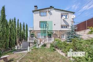 Дом 244м², 3-этажный, участок 12 сот.