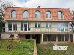 Дом 440м², 3-этажный, участок 5 сот.