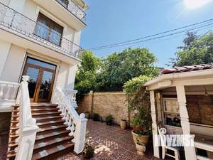 Дом 305м², 3-этажный, участок 2 сот.