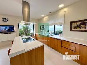 Дом 500м², 2-этажный, участок 10 сот.