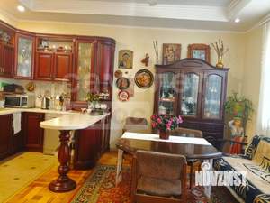 Коттедж 212м², 2-этажный, участок 4 сот.