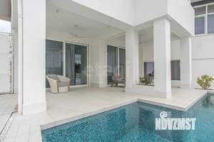 Дом 492м², 3-этажный, участок 8 сот.