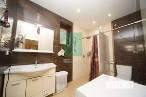 Дом 303м², 2-этажный, участок 3 сот.