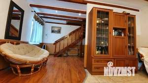 Дом 60м², 2-этажный, участок 3 сот.