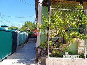 Дом 250м², 3-этажный, участок 10 сот.