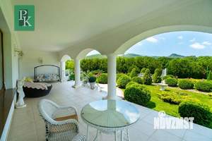 Дом 448м², 3-этажный, участок 50 сот.