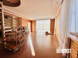 Дом 186м², 3-этажный, участок 4 сот.