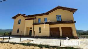 Дом 560м², 3-этажный, участок 15 сот.