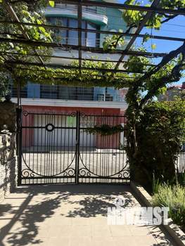 Дом 203м², 3-этажный, участок 5 сот.