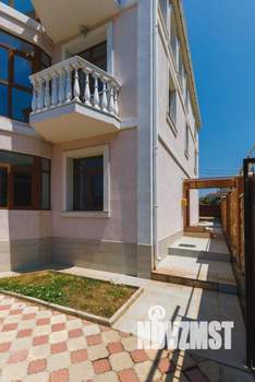 Дом 355м², 3-этажный, участок 6 сот.