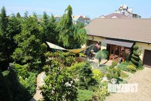 Дом 370м², 3-этажный, участок 8 сот.