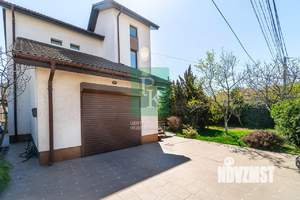 Дом 210м², 2-этажный, участок 4 сот.